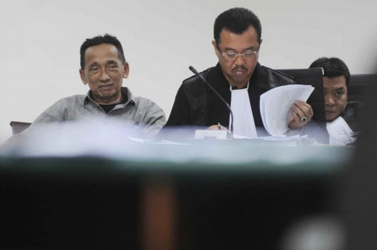 Fuad Amin Imron tetap jalani sidang meski tak enak badan