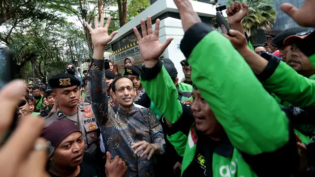 Air Mata Nadiem Pecah Usai Divonis 10 Tahun Penjara