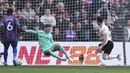 Pada laga tersebut, gol kemenangan Liverpool dicetak oleh Diogo Jota pada menit ke-9. Jota berhasil mengkonversi umpan silang Cody Gakpo yang menusuk dari sisi kiri serang The Reds. (AP Photo/Ian Walton)