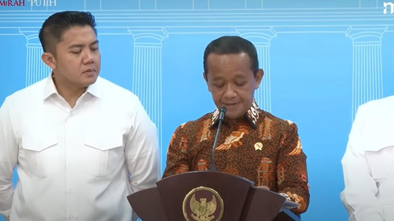 Terekam Tatapan Tajam Letkol Teddy Lirik ke Arah Menteri Bahlil saat Bicara Penutupan Tambang Nikel di Raja Ampat Papua Barat