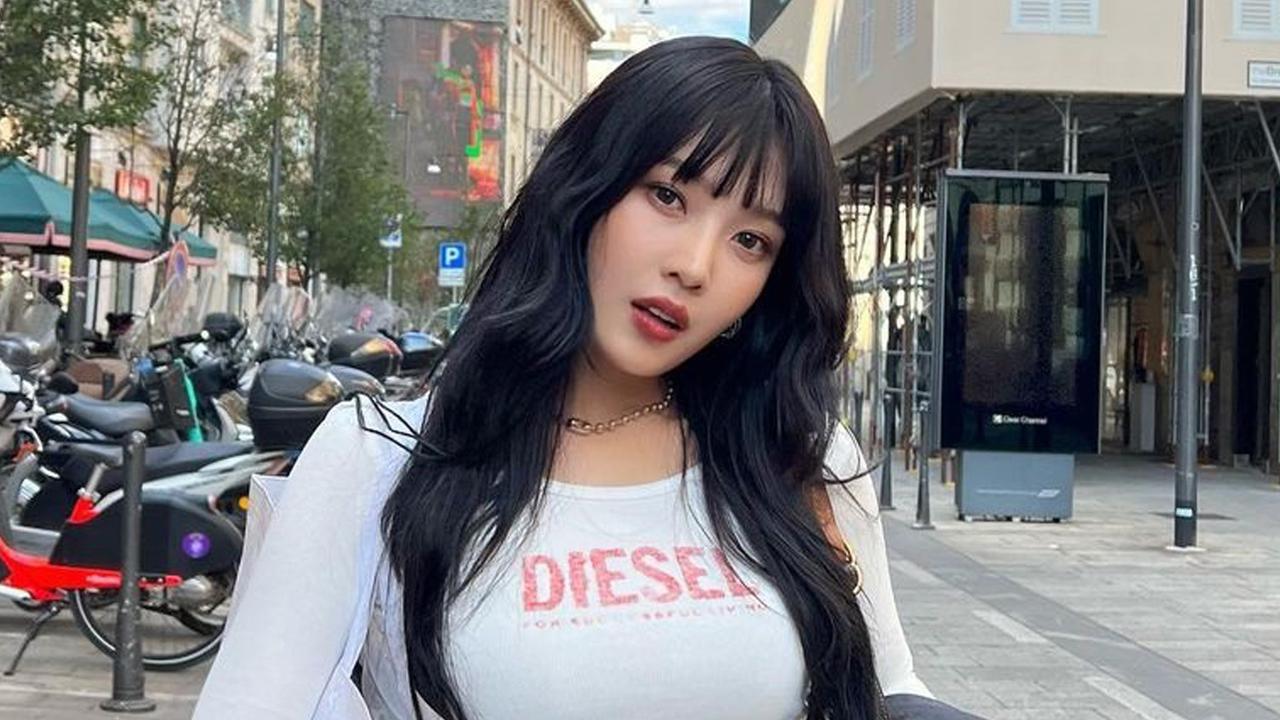 Pesona Joy Red Velvet dengan Rambut Panjangnya