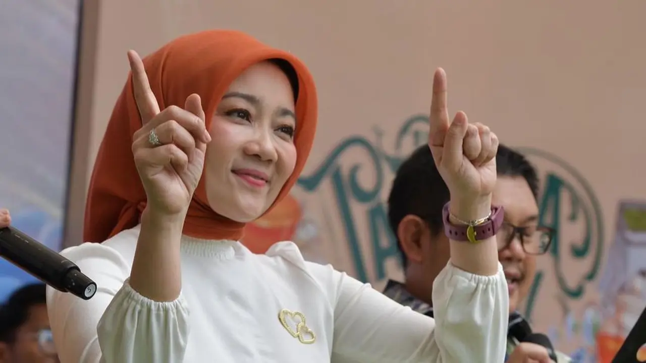 Atalia Praratya dan Melly Goeslaw