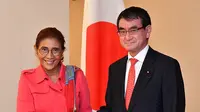 Menteri Kelautan dan Perikanan Susi Pudjiastuti dan Menlu Jepang Taro Kono (Dok Foto: Humas Kementerian Kelautan dan Perikanan)