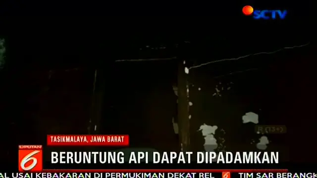 Seorang pria berinisial DS (33) menggegerkan warga di Kampung Babakan Anyar, Kelurahan Sukamanah, Kecamatan Cipedes, Kota Tasikmalaya, karena nekat membakar rumahnya sendiri.