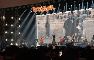 Sheila On 7 Jadi Saksi Pria Lamar Kekasih di Tengah Penampilan Pestapora 2026