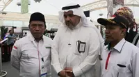 Wakil Menteri Haji Urusan Ziarah Madinah Muhammad Abdulrahman Albejawi, bersama Dirjen PHU Nizar Ali dan Kadaker Bandara Arsyad Hidayat. Darmawan/MCH 2019