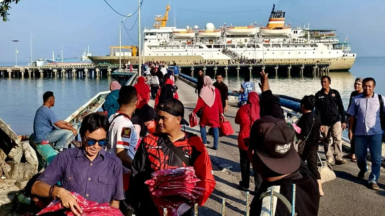 Rombongan kader PDIP Babel berangkat ke Jakarta meramaikan Bulan Bung Karno. (Istimewa)