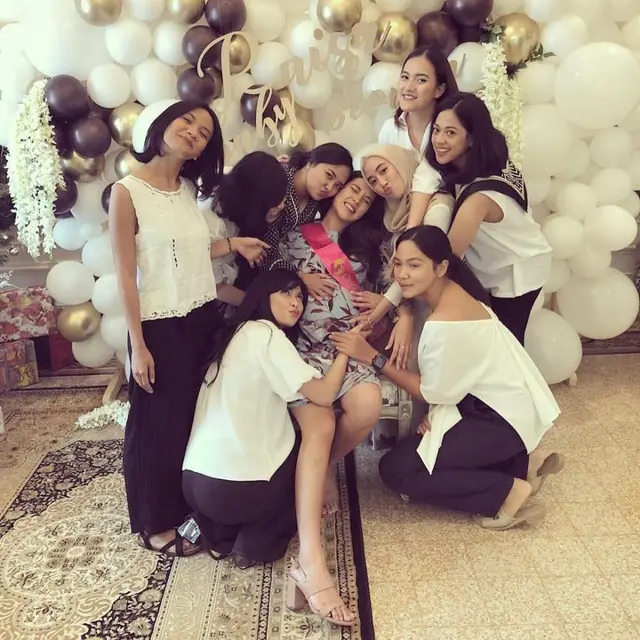 Inspirasi baby shower ala seleb Tanah Air