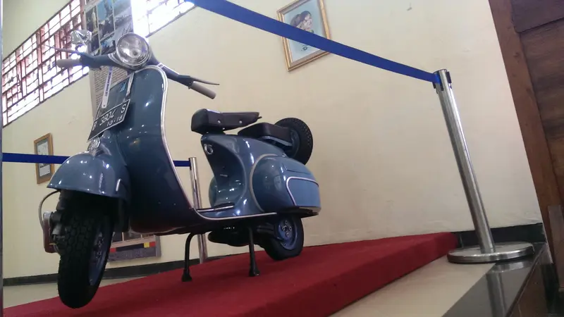 Vespa Kesukaan T.B. Silalahi