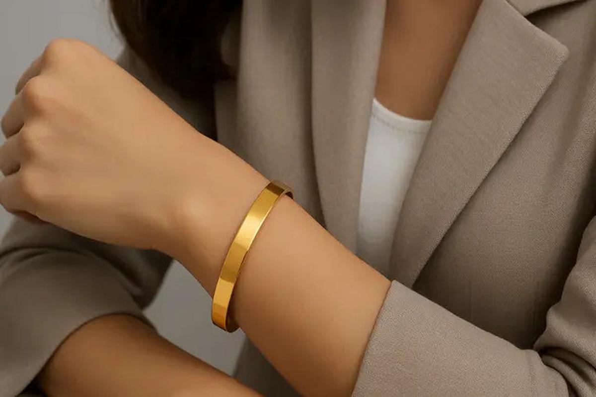 8 Model Gelang Emas Bangle 24 Karat Polos, Cantik untuk Semua Gaya