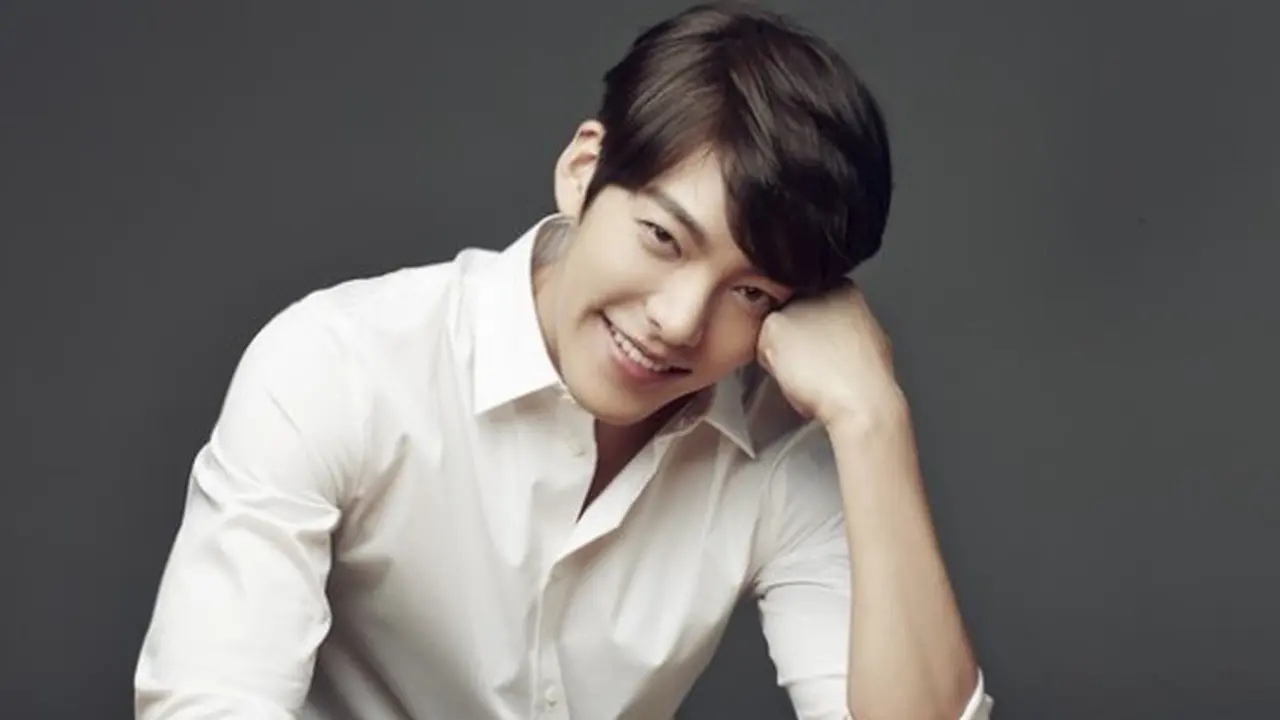 Film terbaru Kim Woo Bin betajuk Twenty dikabarkan laris manis akibat disrebu penggemar.