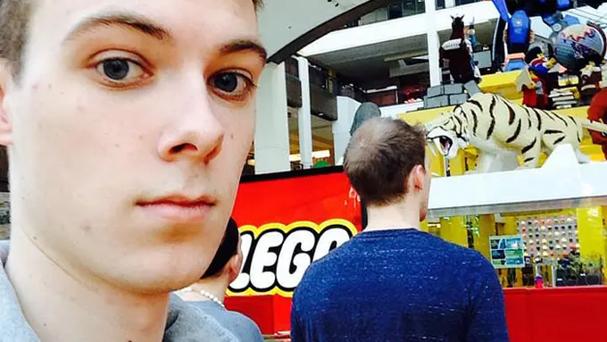 7 Foto yang Membuktikan Kalau Jomblo Memang Sengenes Itu