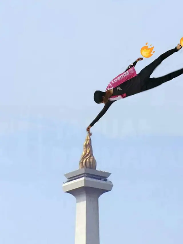 Minta Edit Foto Supaya Sentuh Monas, Hasilnya Justru Bikin Kita Ngakak Geli