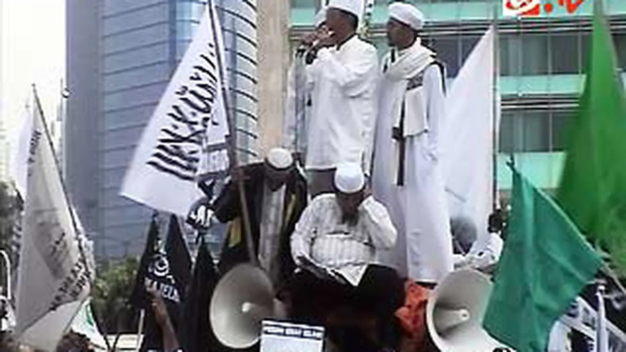 100924terk5_demohkbp.jpg