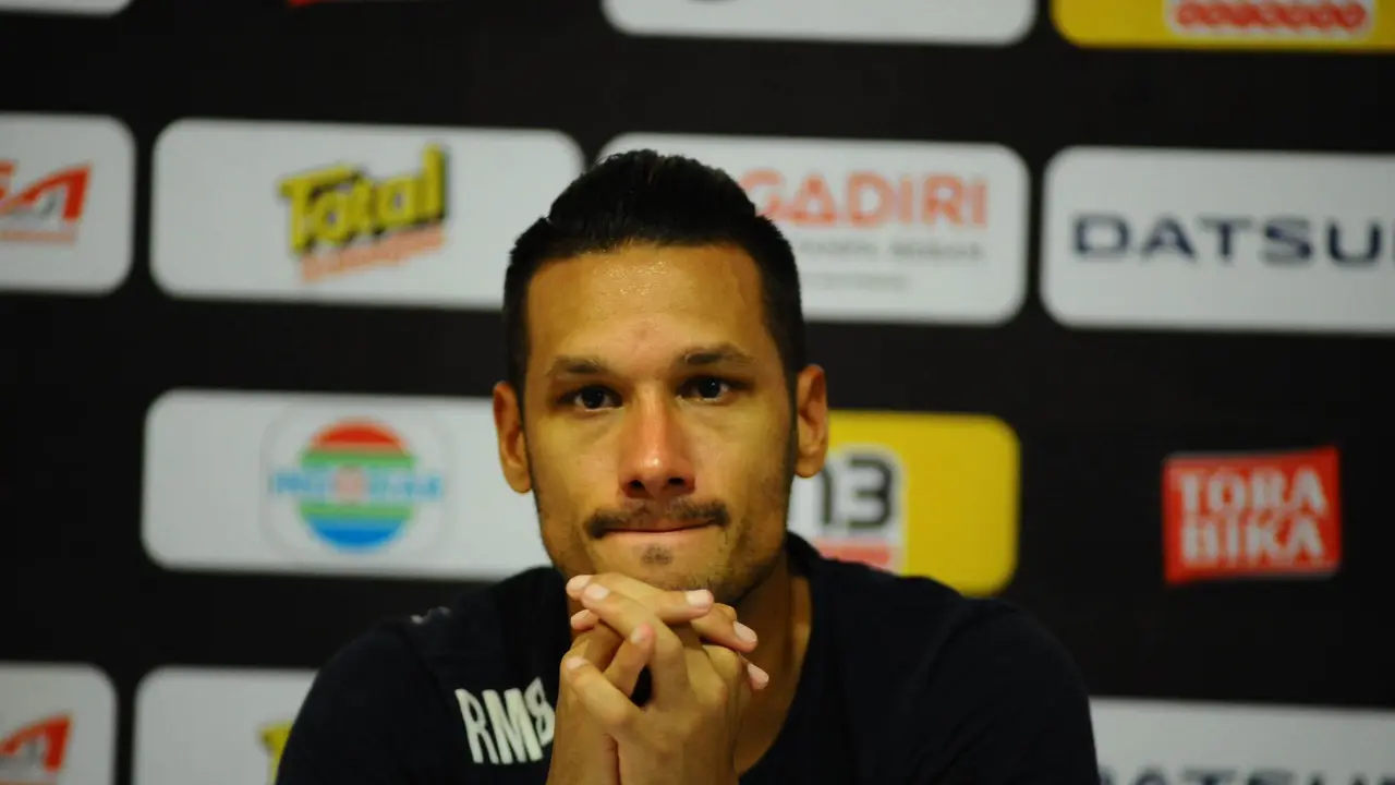 Gelandang Arema Cronus Raphael Maitimo (Liputan6.com / Rana Adwa)