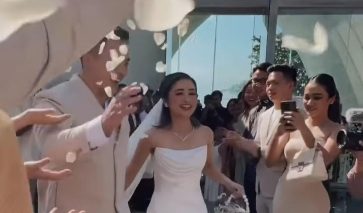 Gritte Agatha mendapat banyak ucapan selamat di momen pernikahannya. Sejumlah rekan artis menyampaikan selamat buat Gritte Agatha dan suami.&nbsp;