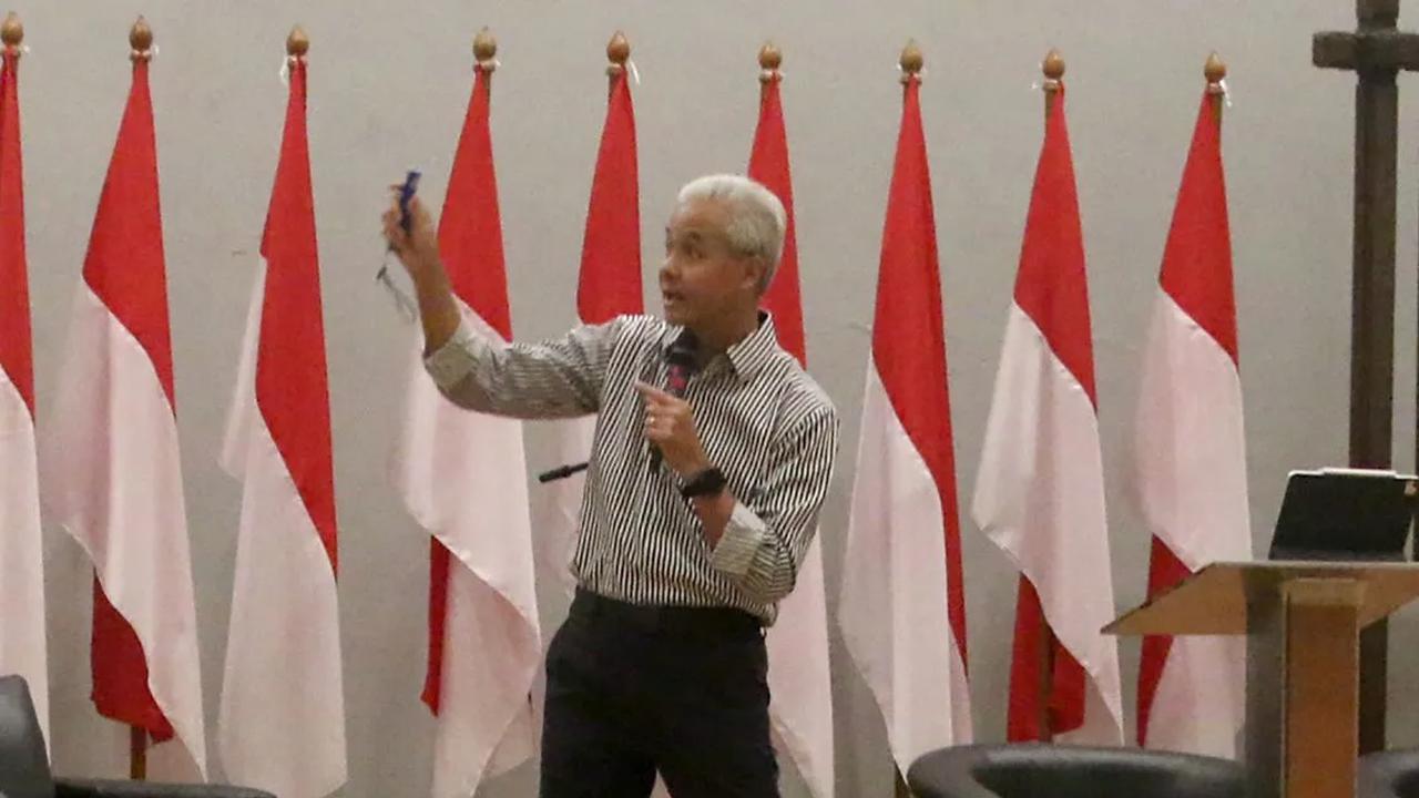 Ditanya soal Cawapres Ganjar, Sekjen PDIP Cerita Lihat Sandiaga Uno di Kamar