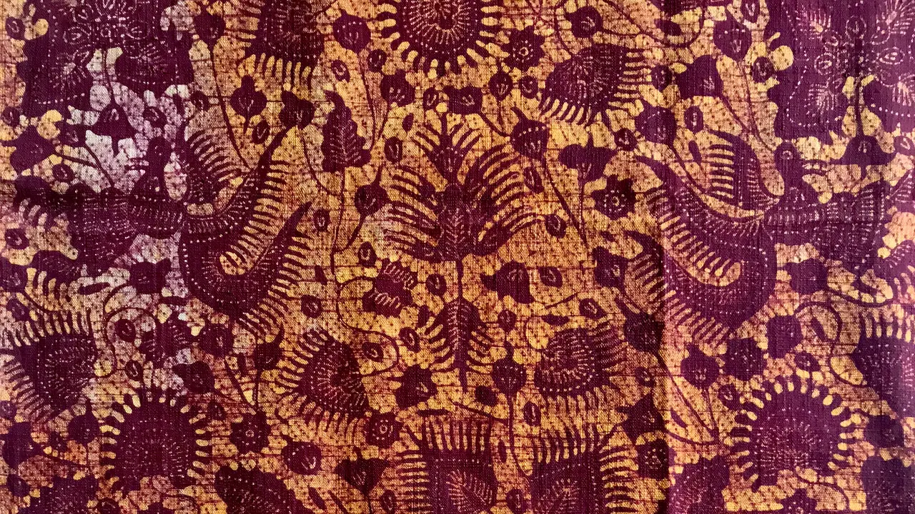 Sekar Kawung dan aNERDgallery menghadirkan produk budaya batik Tuban di Singapura.