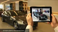 Teknologi augmented reality (AR) atau realitas tertambah membuat showroom Ferrari menjadi lebih hidup dan keren (Foto: Youtube)