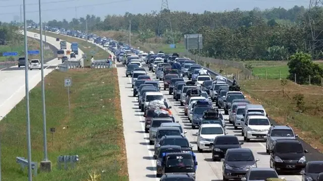 Kemacetan di pintu Tol Palimanan.