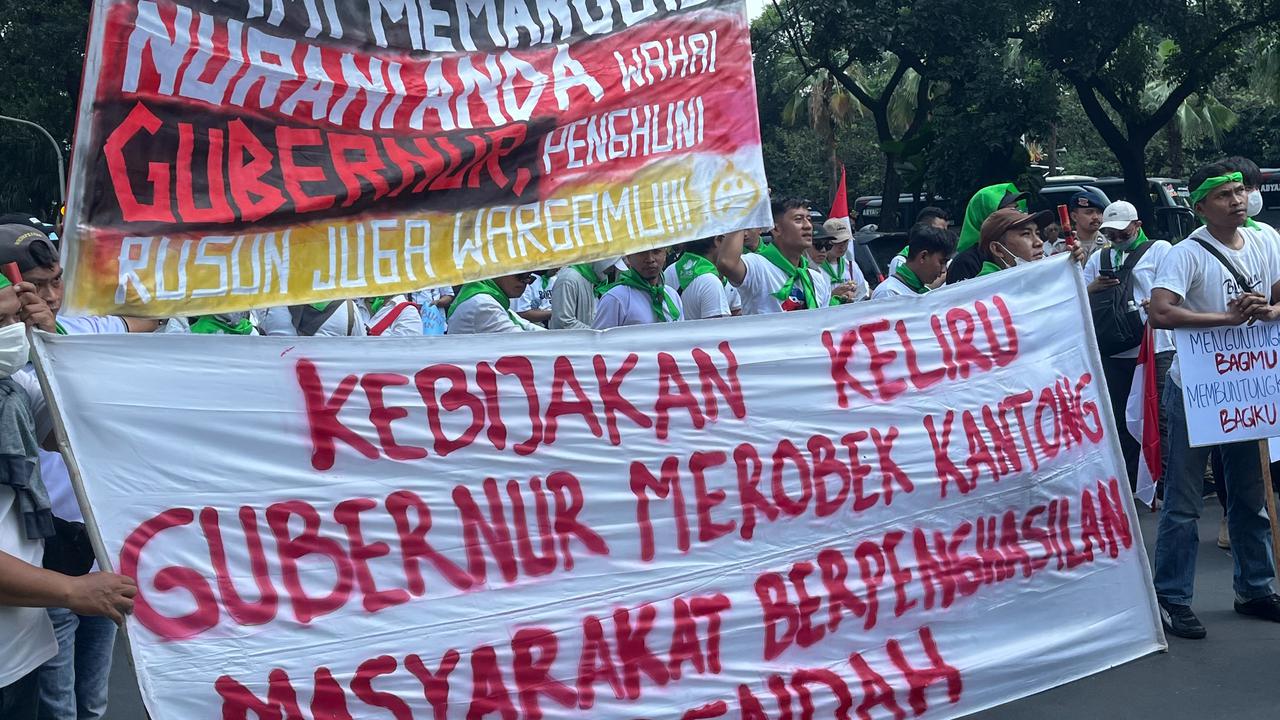 Masalah Air, Ribuan Penghuni Rusun dan Apartemen Geruduk Balai Kota