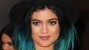 Salah satu item makeup Lipstick memang menjadi ciri khas selebriti hollywood, Kylie Jenner. (AFP/Bintang.com)