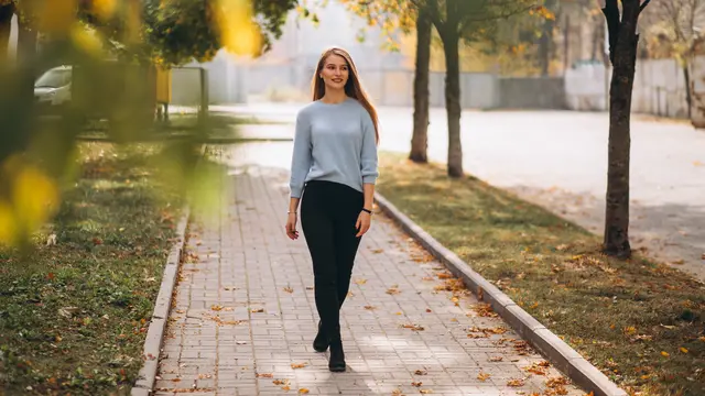 Dari Tatapan Mata Sampai Cara Berjalan, Sikap Tubuh Ini Ternyata Membuatmu Terlihat Lebih Menarik dan Percaya Diri - 3