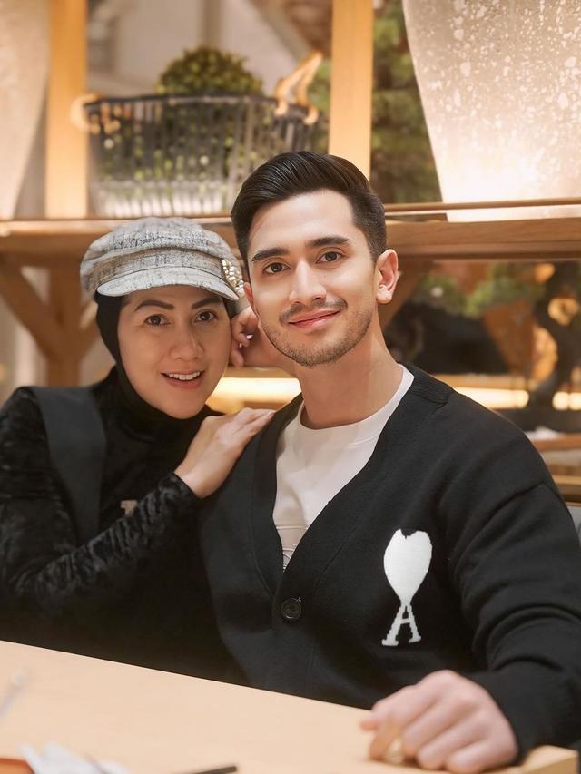 Potret Terbaru Verrell Bramasta dan Ibunda Venna Melinda, Disebut Punya Wajah yang Mirip