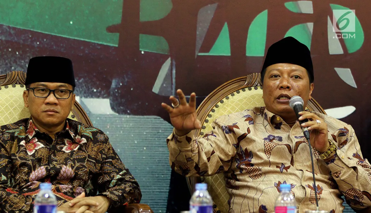 Anggota Fraksi Partai Gerindra Nizar Zahro saat menjadi pembicara dalam diskusi Dialektika Demokrasi di Gedung Nusantara III, Kommpleks Parlemen, Senayan, Jakarta, Kamis (12/7). (Liputan6.com/Johan Tallo)