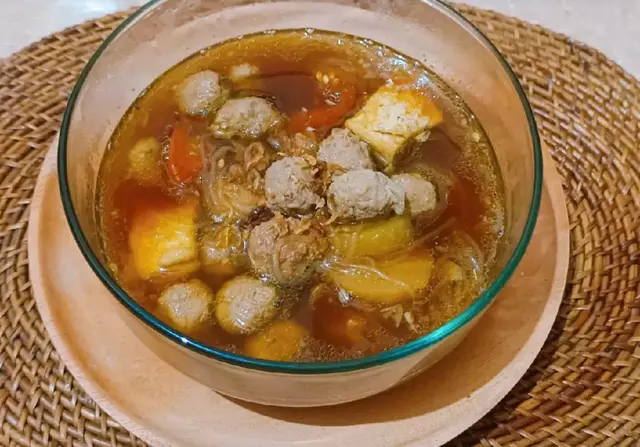 Cara membuat sup bola daging sapi kuah bening, segar dan nikmat