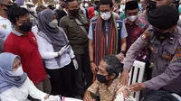 Relawan Kawan Sandi (RKS) wilayah Lombok menggelar vaksinasi massal. (Foto: Istimewa)