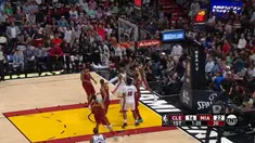 Berita video game recap NBA 2017-2018 antara Miami Heat melawan Cleveland Cavaliers dengan skor 98-79.