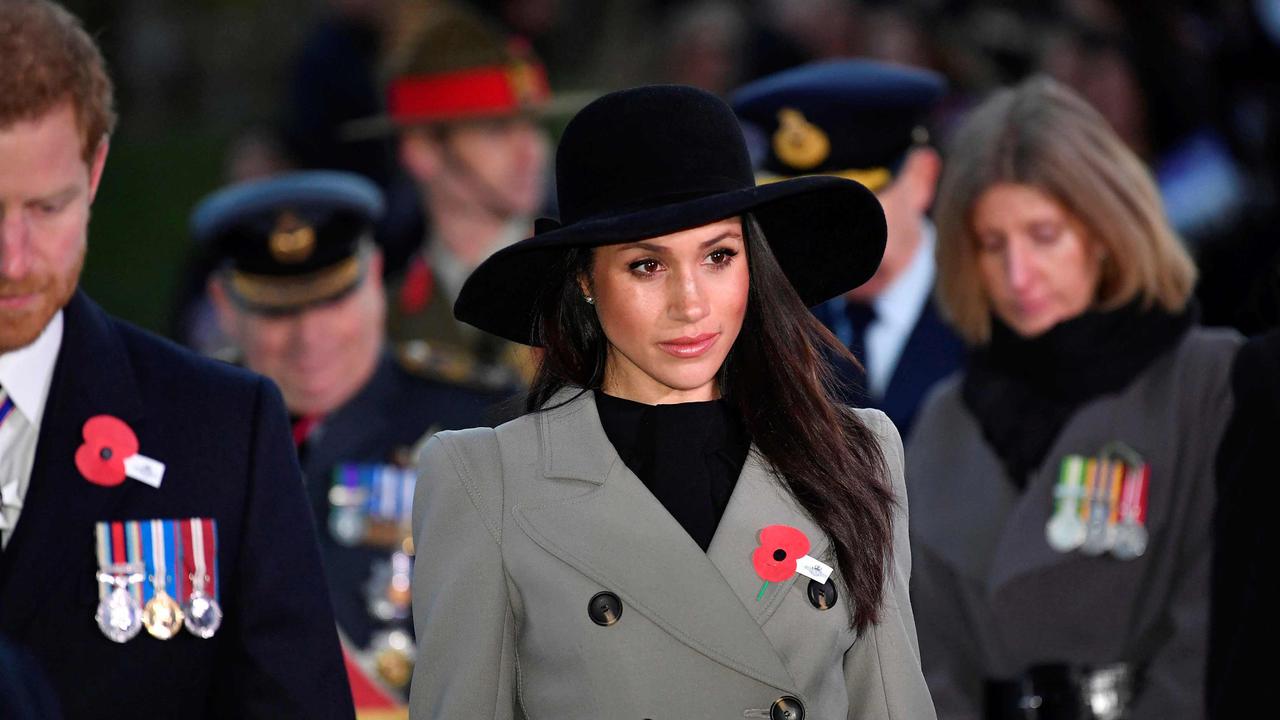 Meghan Markle Tampil Cantik Dengan Topi Hitam di Anzac Day