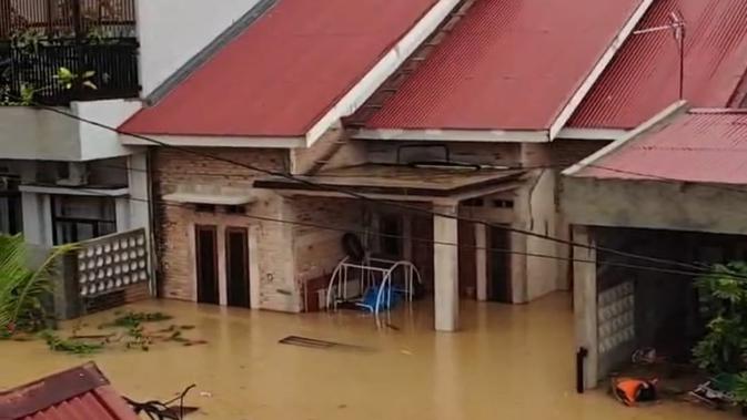 Banjir Kembali Kepung Kota Padang Meski Sempat Surut, Lansia dan Anak-anak Butuh Evakuasi