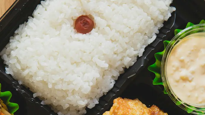 pulen beras putih lembut bento bekal makan siang