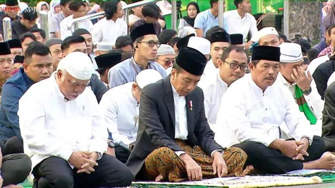 Jokowi Tinjau Pembangunan Tanggul di Tombok Loro: 30 Tahun Minimal Bisa Menahan Rob