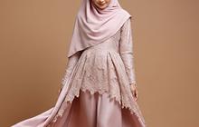 7 Model Gamis Brokat Kombinasi Satin untuk Wanita Berhijab Syar’i, Tampil Anggun dan Menawan