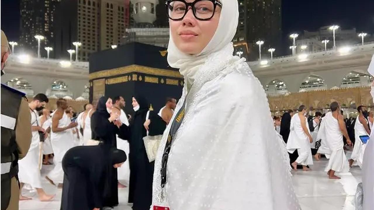 6 Potret Selfi Nafilah Mantan Istri Iwa K MantapBerhijab, Ungkap Proses Hijrah