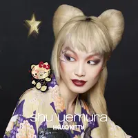 Sebuah keseruan  koleksi yang wajib dimiliki bagi para penggemar Hello Kitty, untuk hadiah akhir tahun bagi diri sendiri atau kerabat.