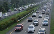 FOTO: Lalu Lintas Mudik di Tol Palikanci ke Jawa Tengah Padat Merayap di H-3 Idulfitri 1445 Hijriah