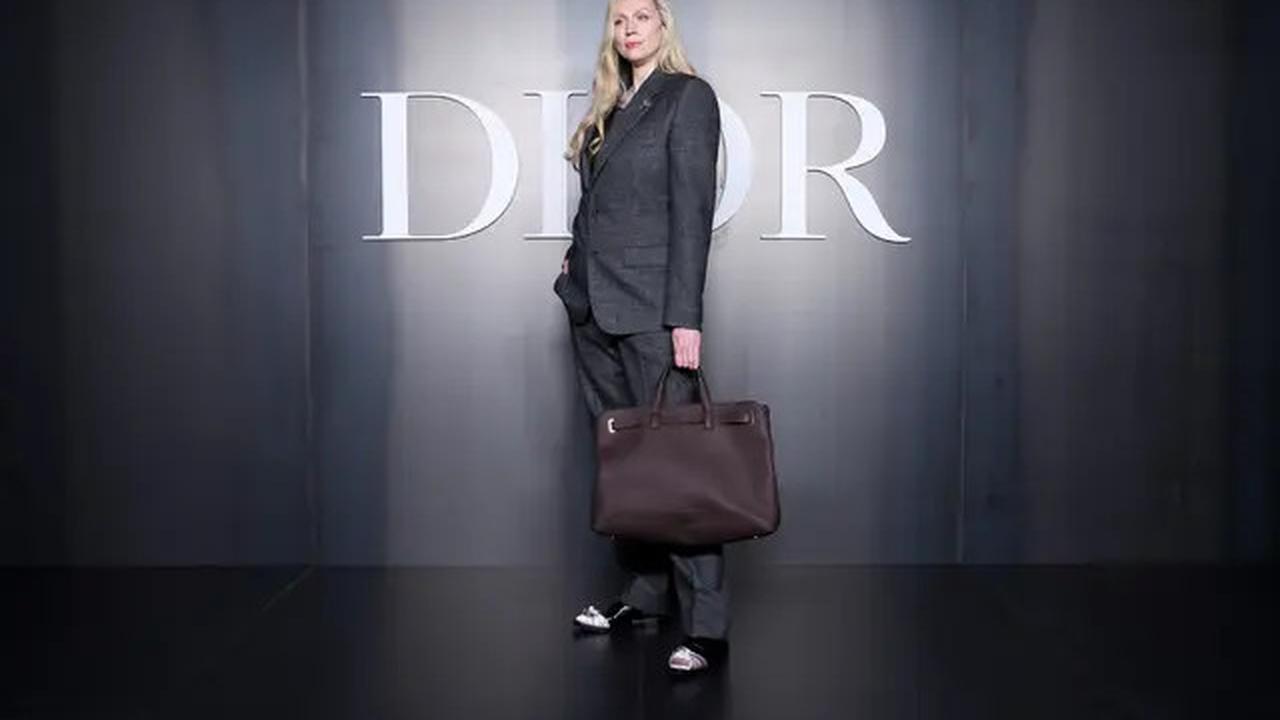 Adu Gaya Semi Maskulin Seleb Wanita di Dior Men's Winter 2025 Show, Han So Hee hingga Gwendoline Christie