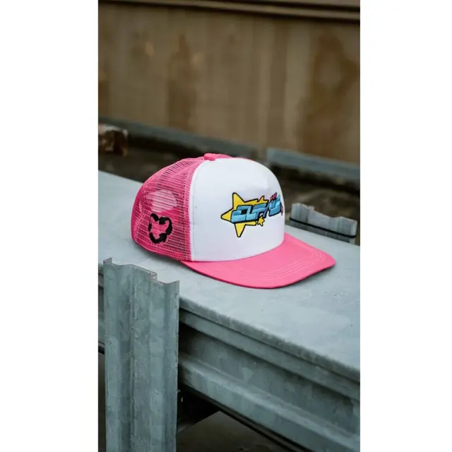 Tiru Gaya Fashion Ikonik ala Olivia Rodrigo dengan Outfit Low Budget, Ternyata Bisa Banget!