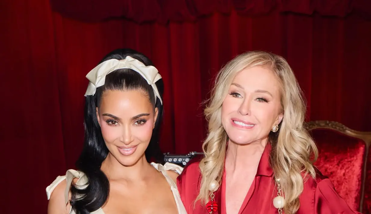 Setiap kesempatan, Kim selalu berhasil tampil maksimal dan on tren, hadirkan gaya terkini yang jadi acuan tampil stylish.  [Foto: Instagram/ kim Kardashian]