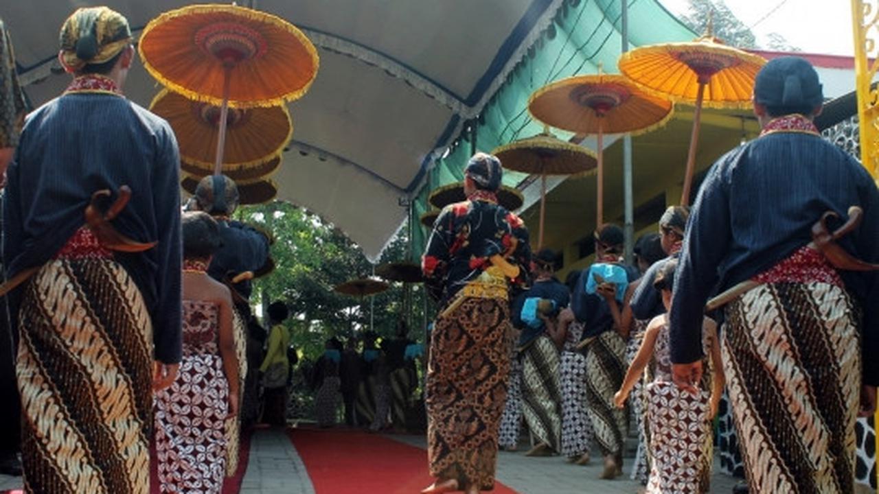 Kirab pusaka meriahkan penyambutan 1 Suro di Kediri