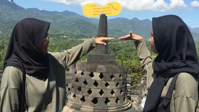 Minta Fotonya Diedit Warganet, Hasilnya Malah Absurd Banget