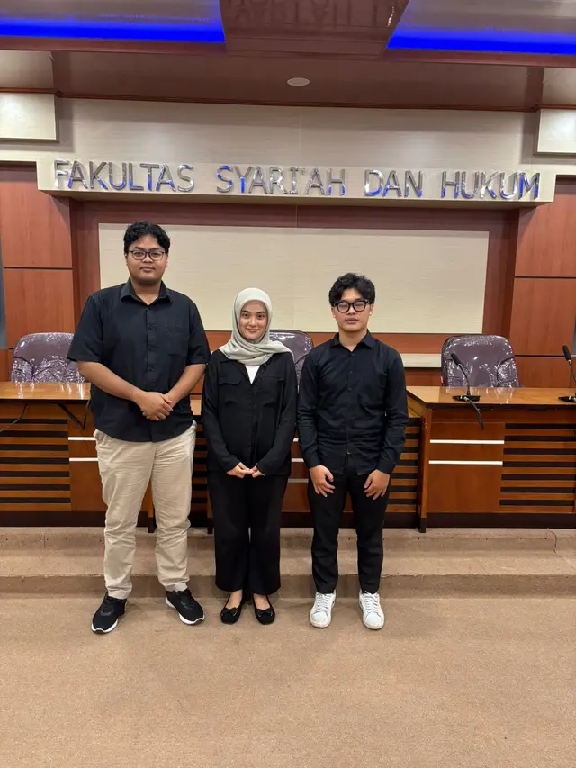 Mahasiswa UIN Sunan Kalijaga Yogyakarta, Faisal Nasirul Haq, Tsalis Khoirul Fatna, dan Rizki Maulana Syafei (dari kiri ke kanan)