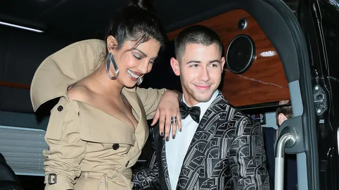 [Bintang] Priyanka Chopra - Nick Jonas