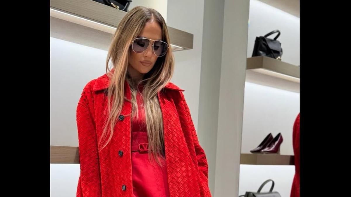 Jennifer Lopez Ditolak Masuk ke Butik Chanel Saat Kunjungi Turki, Reaksinya Jadi Sorotan