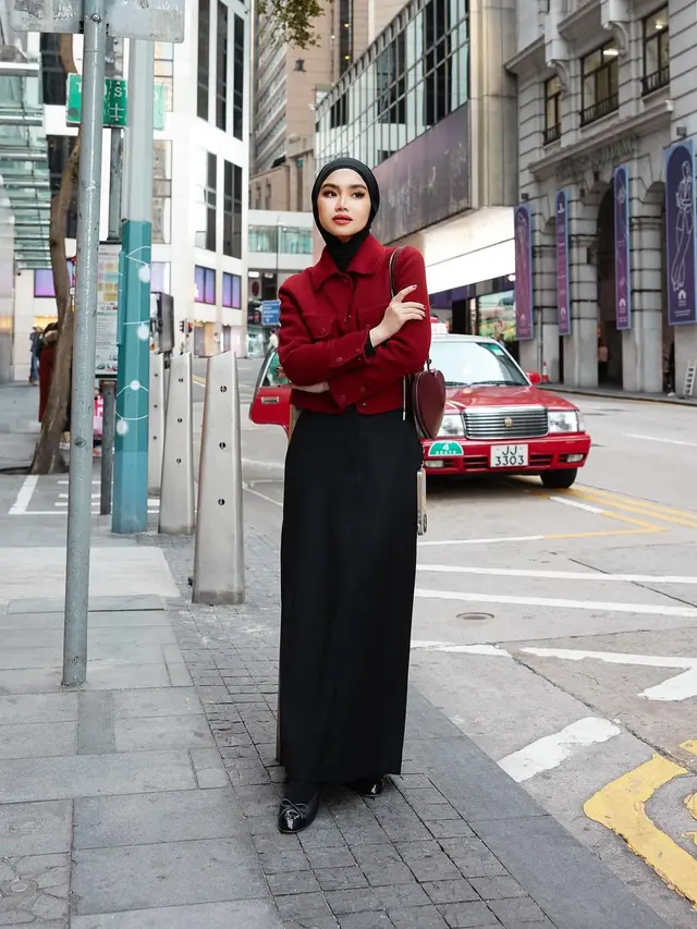 6 Gaya Berhijab Selebgram Sashfir yang Minimalis, Sedang Digemari Gen Z