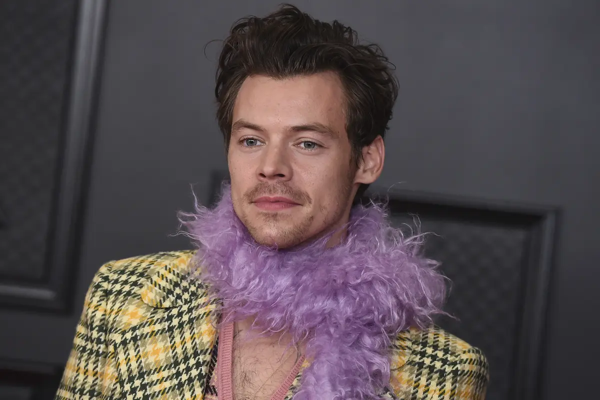 Harry Styles di Grammy Awards 2021. (Jordan Strauss/Invision/AP)